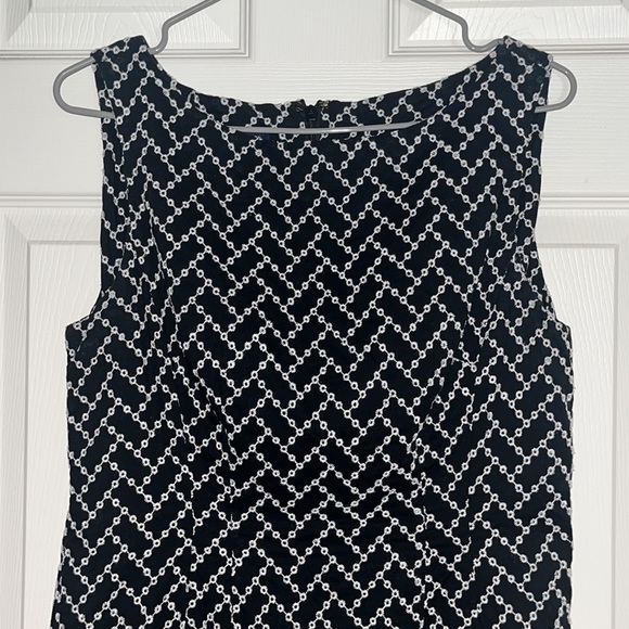 Pattern dress - Picture 2 of 8